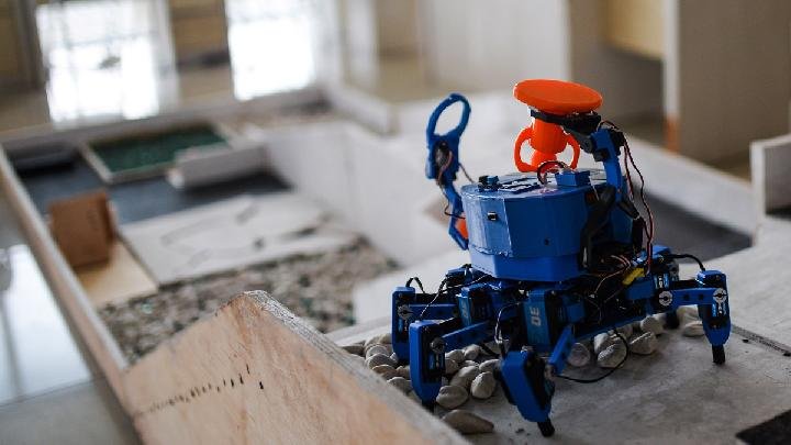 Mahasiswa Untirta Uji Coba Tirtapod – Robot SAR Penyelamat Nyawa