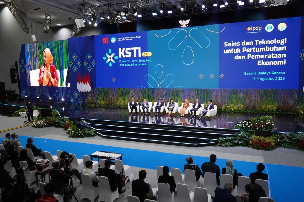 Telkomsel Pamerkan 6 Solusi AI di KSTI 2025